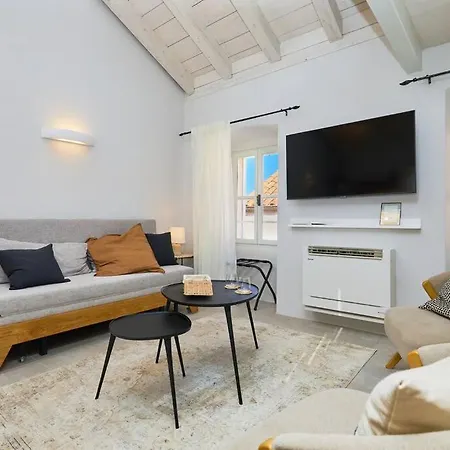 Modern Stone House, Luxury In Old Town Vendégház 4*